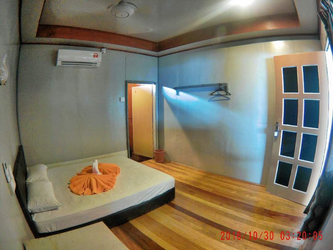 Sipadan Micro Dive Hotel Mabul Island Exterior foto